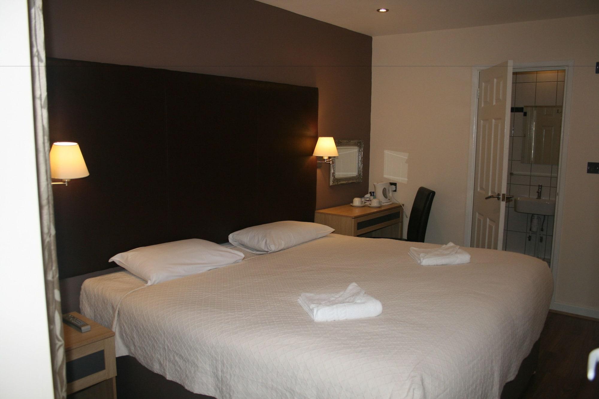 Gatwick Belmont Hotel Хорли Экстерьер фото