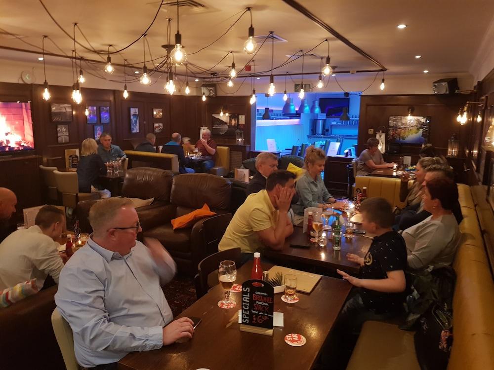 Gatwick Belmont Hotel Хорли Экстерьер фото