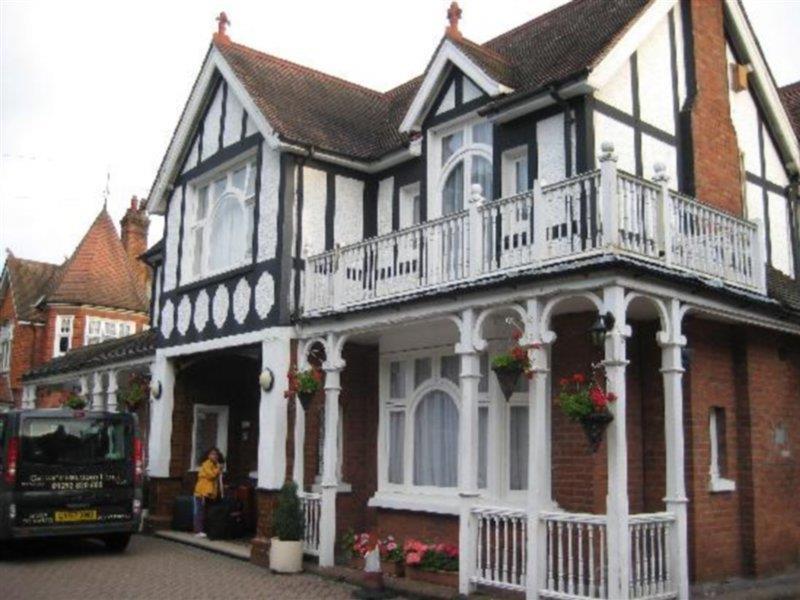Gatwick Belmont Hotel Хорли Экстерьер фото
