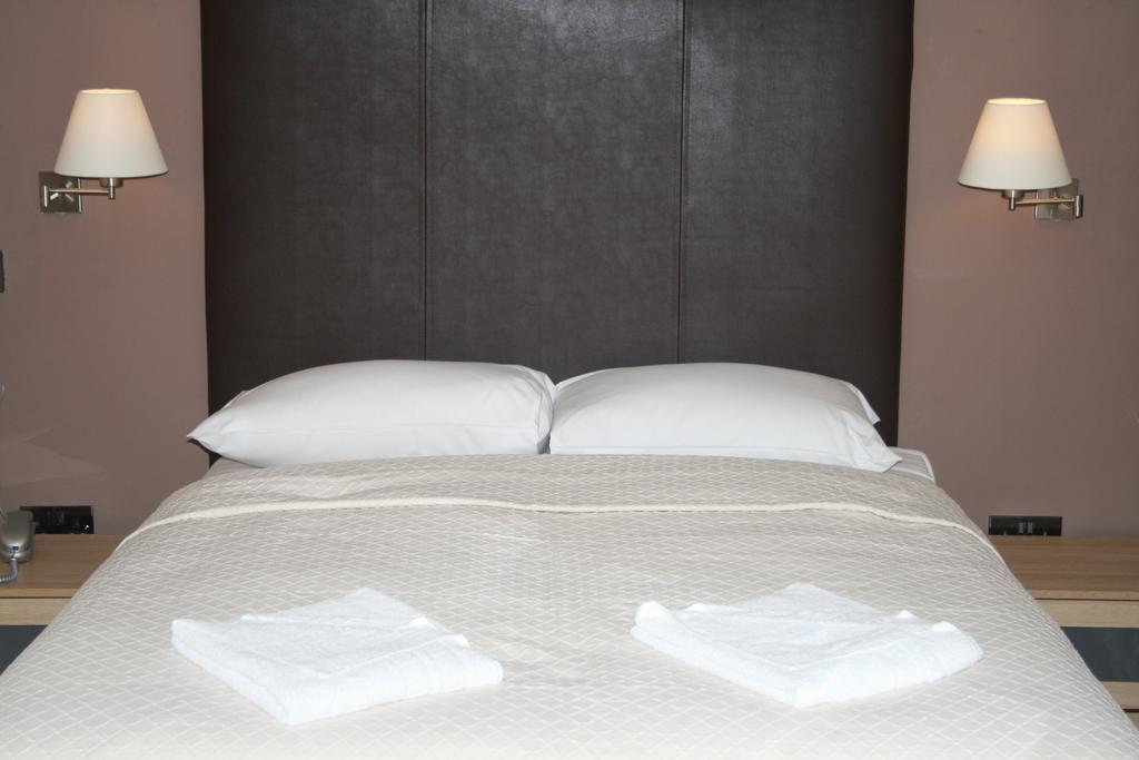 Gatwick Belmont Hotel Хорли Экстерьер фото