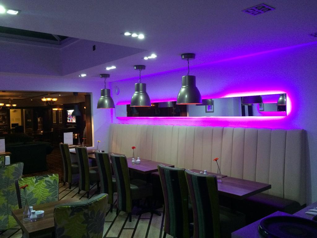Gatwick Belmont Hotel Хорли Экстерьер фото