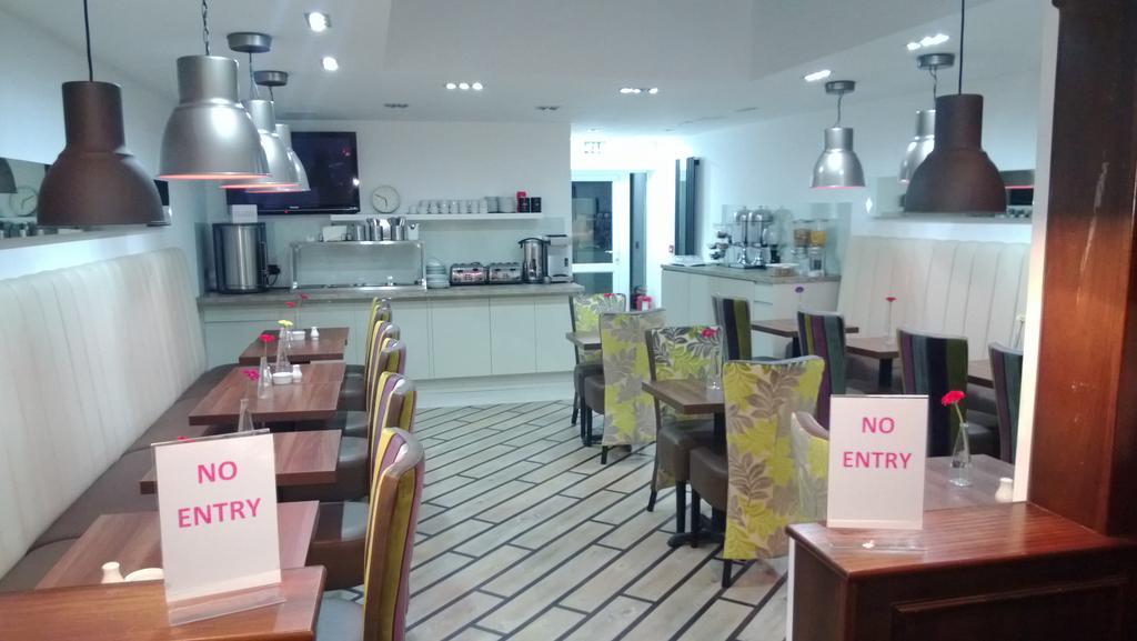Gatwick Belmont Hotel Хорли Экстерьер фото