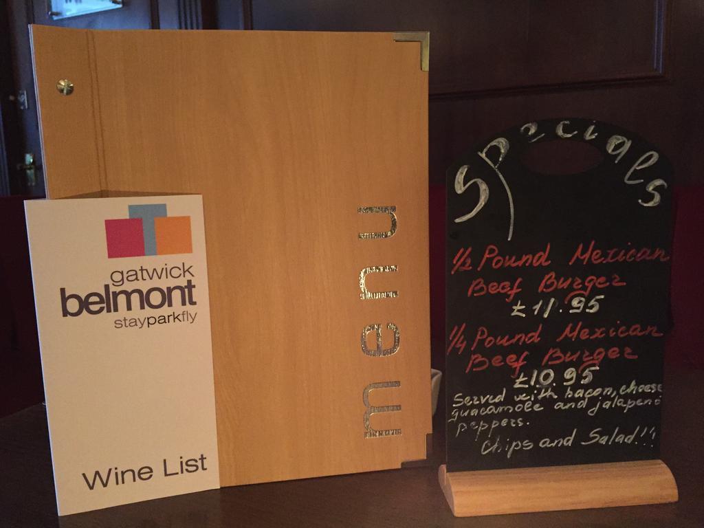 Gatwick Belmont Hotel Хорли Экстерьер фото