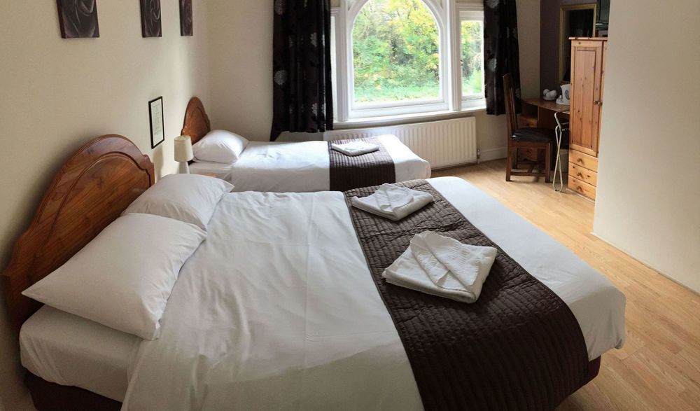 Gatwick Belmont Hotel Хорли Экстерьер фото