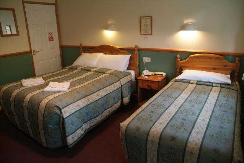 Gatwick Belmont Hotel Хорли Экстерьер фото