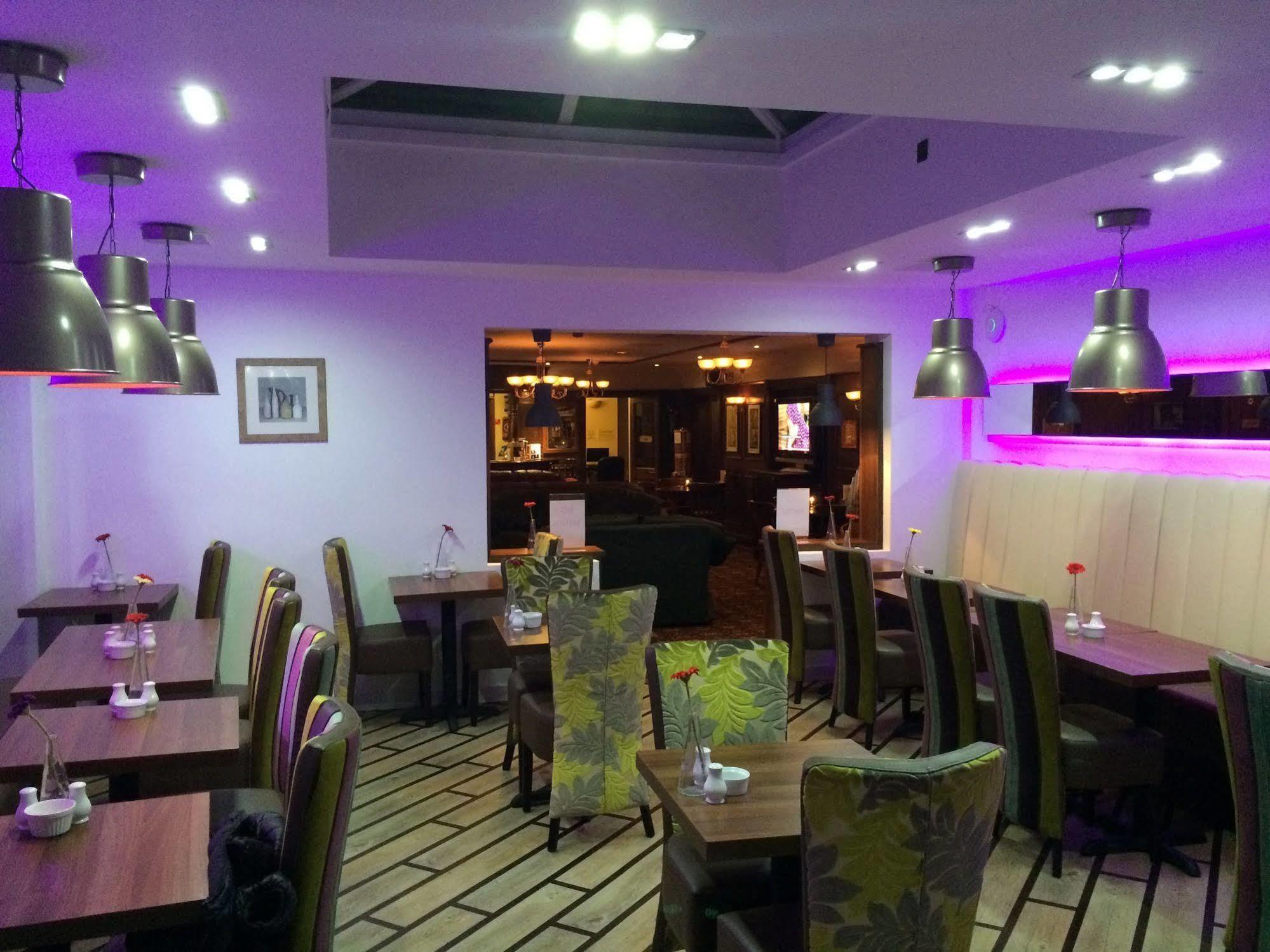 Gatwick Belmont Hotel Хорли Экстерьер фото