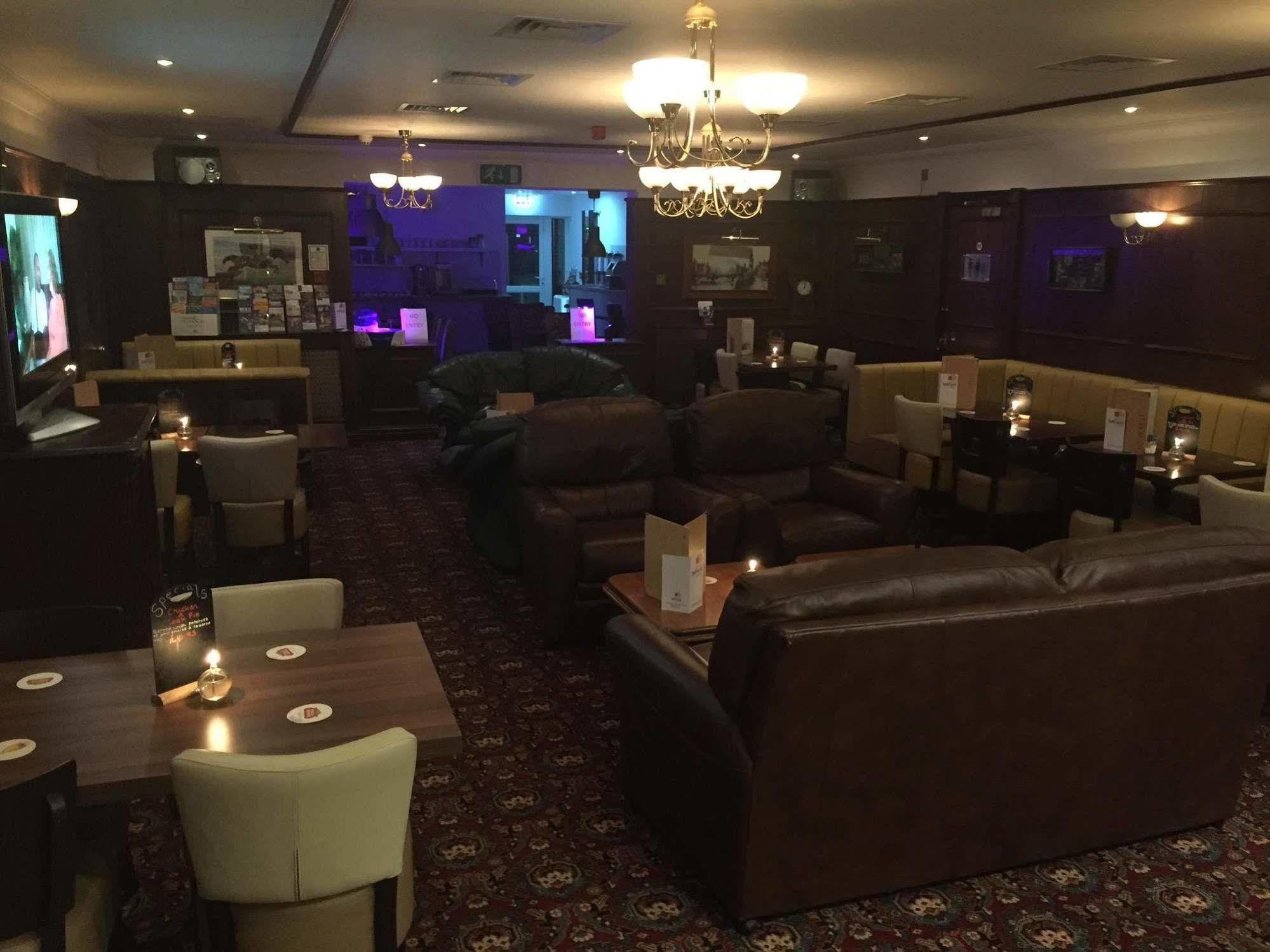 Gatwick Belmont Hotel Хорли Экстерьер фото