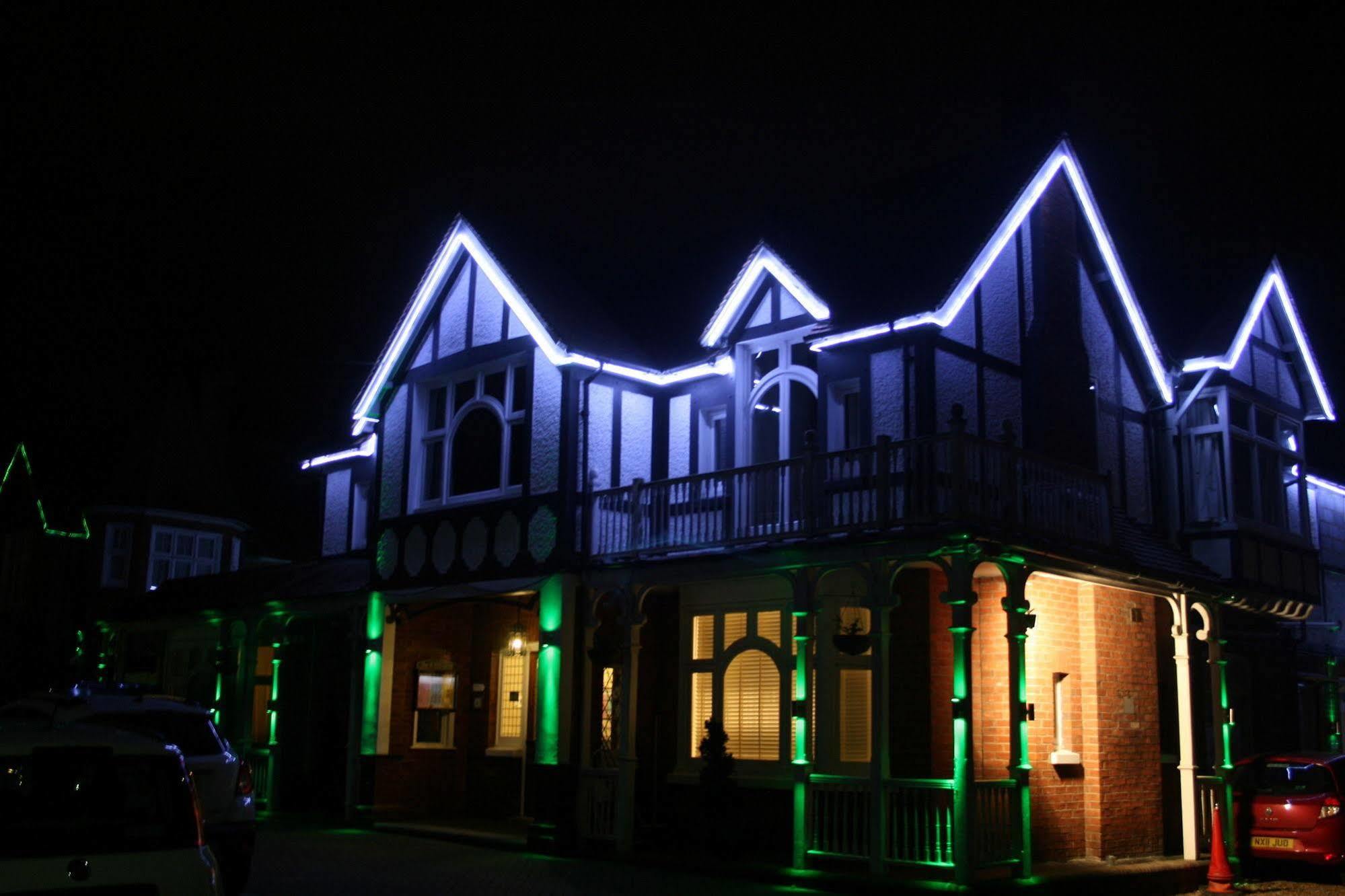 Gatwick Belmont Hotel Хорли Экстерьер фото