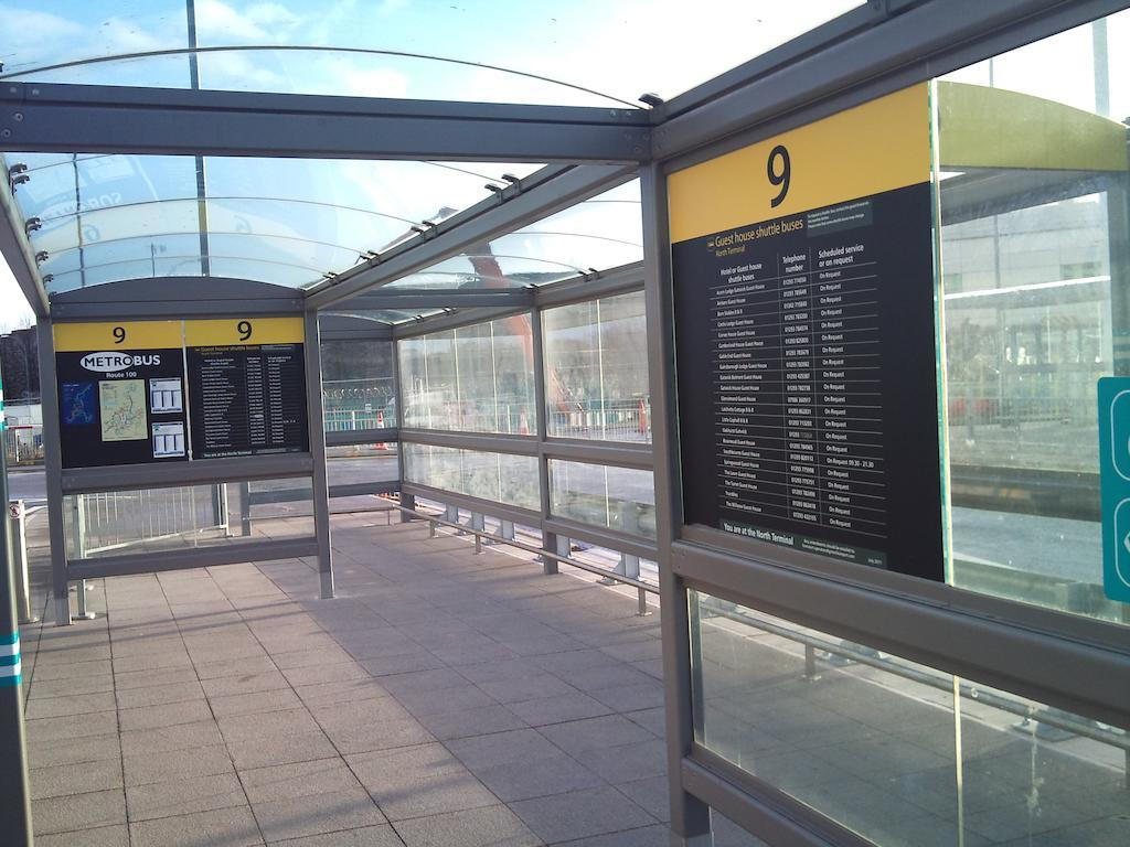 Gatwick Belmont Hotel Хорли Экстерьер фото
