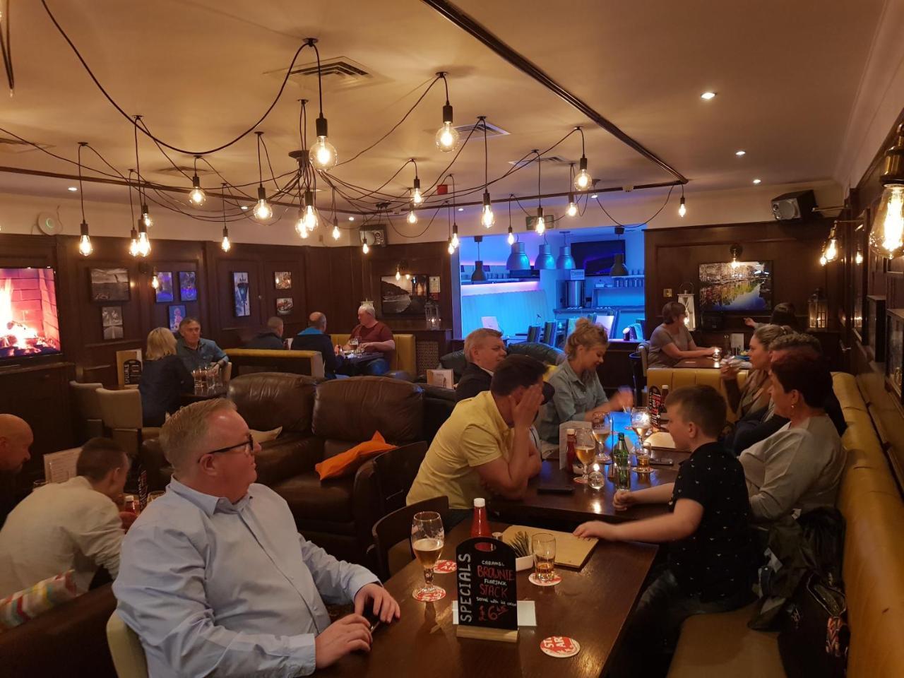 Gatwick Belmont Hotel Хорли Экстерьер фото