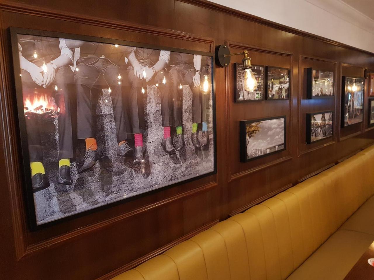 Gatwick Belmont Hotel Хорли Экстерьер фото
